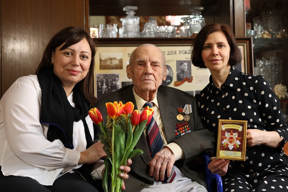 Капитан с проспекта маршала Жукова отметил 100-летний юбилей