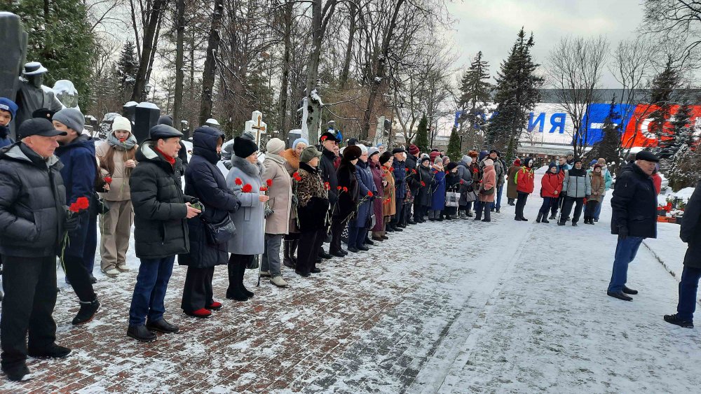 Мемориально-патронатная акция прошла на Новодевичьем кладбище