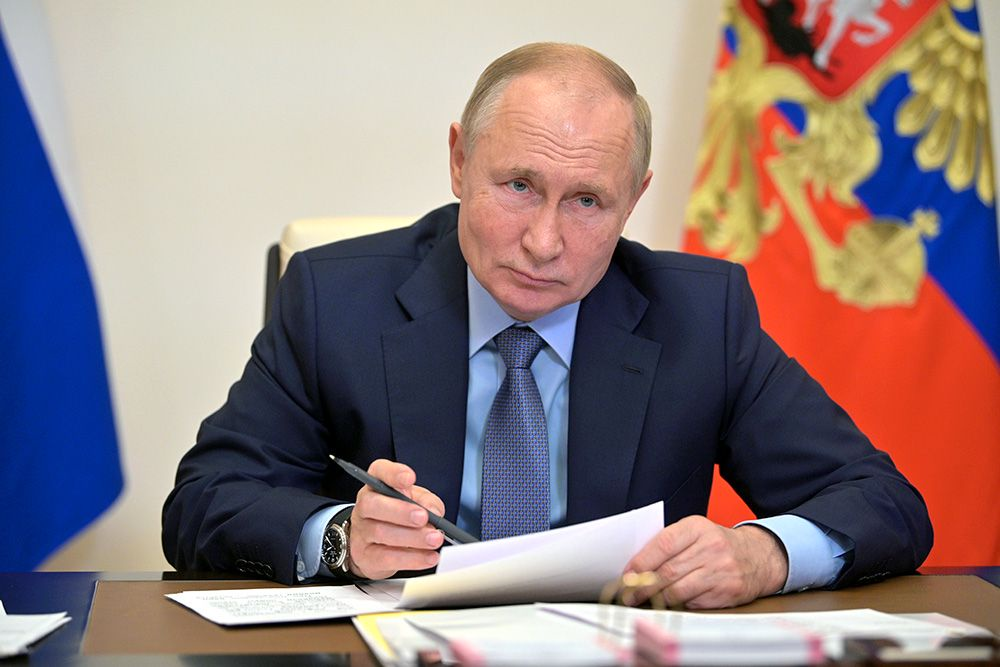 Владимир Путин: Экономика России продолжает расти хорошими темпами