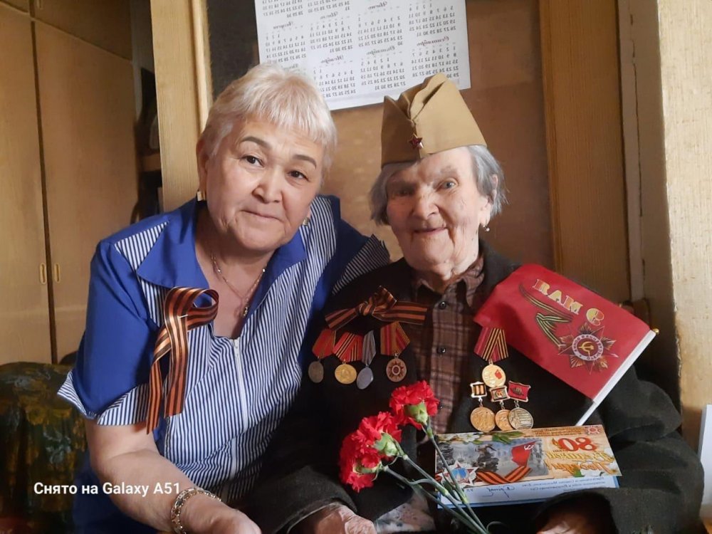 Ветеранов поздравляют с 80-летием Великой Победы!